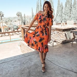 OLD NAVY OPEN SHOULDERS DRESS 👗